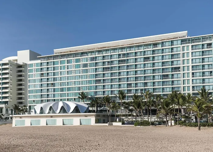 Luxury Hotels in San Juan near Paseo de la Princesa